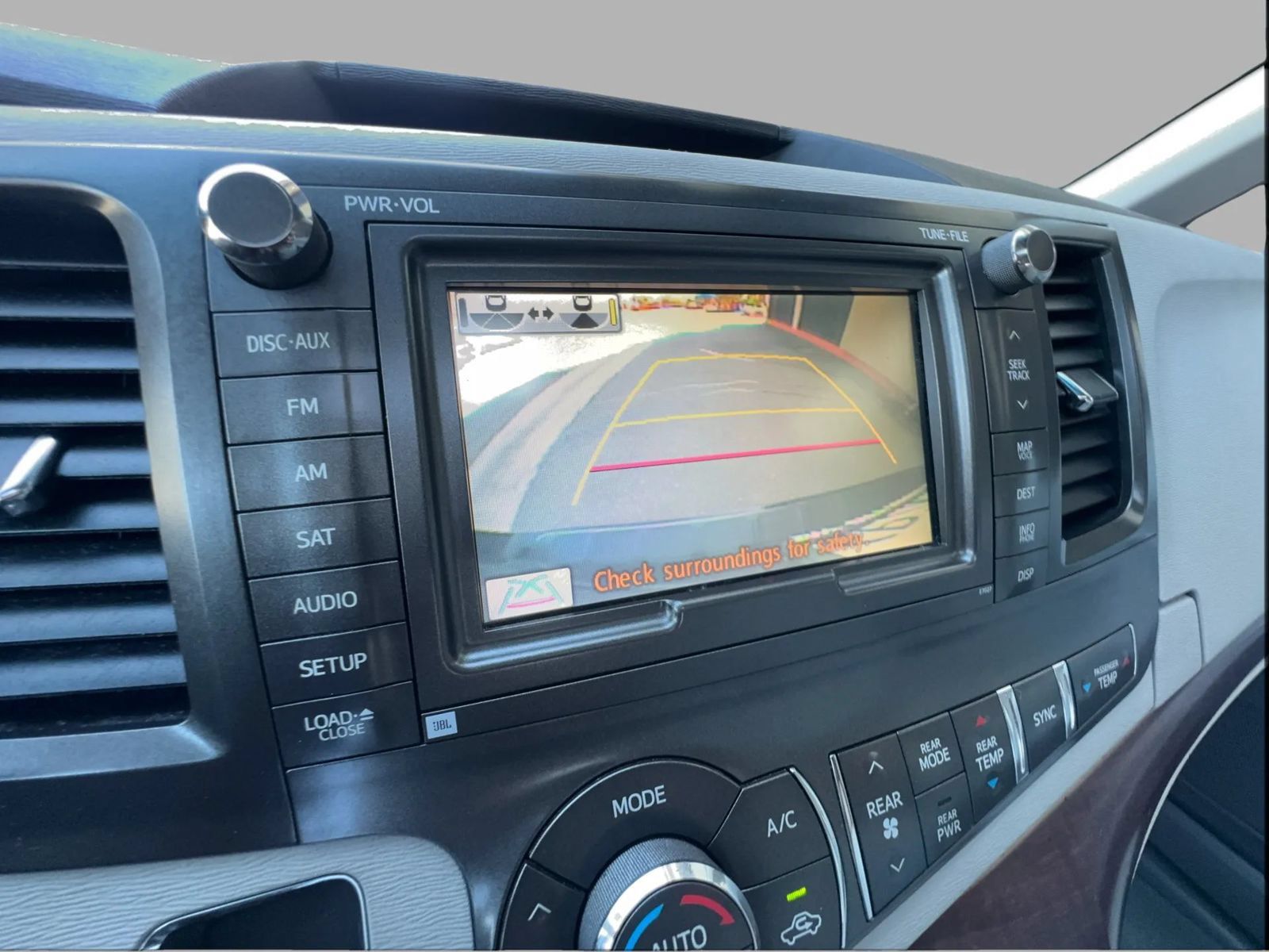 Used 2011 Toyota Sienna XLE w/ Premium Pkg FWD image 45