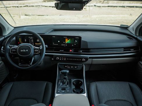 New 2026 Kia Carnival FWD image 14