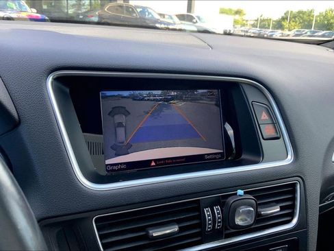 Used 2017 Audi Q5 2.0T Premium Plus w/ Technology Package image 21