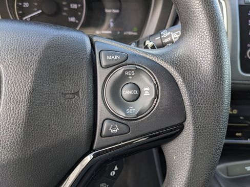 Used 2021 Honda HR-V EX image 38