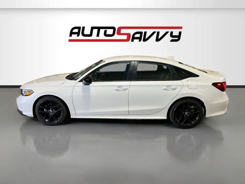 Used 2025 Honda Civic Sport image 4