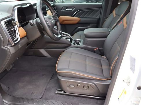 Used 2023 GMC Canyon AT4 w/ Canyon Safety Plus Package AWD/4WD image 16