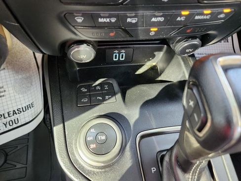 Used 2019 Ford Ranger Lariat w/ Equipment Group 501A Mid image 14