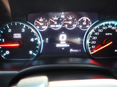 Used 2018 GMC Sierra 2500 Denali w/ Duramax Plus Package AWD/4WD image 10