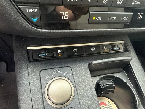 Used 2015 Lexus ES 350 w/ Ultra Luxury Package FWD image 25