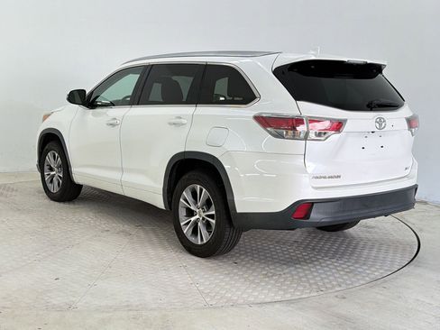 Used 2015 Toyota Highlander XLE FWD image 3