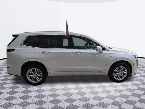 Used 2024 Cadillac XT6 Luxury AWD/4WD image 7