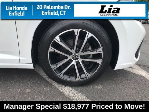 Used 2023 Volkswagen Jetta Sport image 5