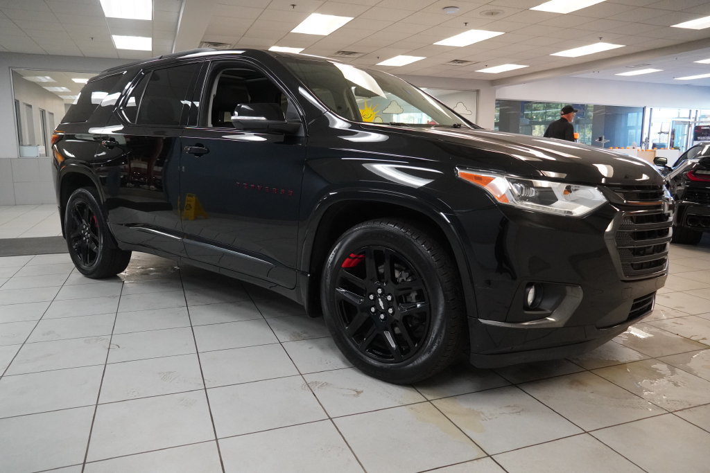Used 2021 Chevrolet Traverse Premier w/ Redline Edition AWD/4WD image 18