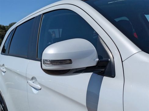 New 2025 Mitsubishi Outlander Sport SE image 10