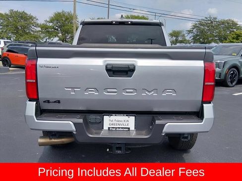 Used 2025 Toyota Tacoma TRD Off-Road AWD/4WD image 4