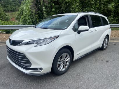 Used 2021 Toyota Sienna Limited