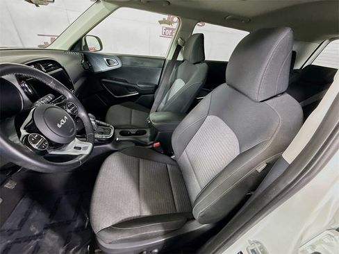 Used 2023 Kia Soul EX image 27