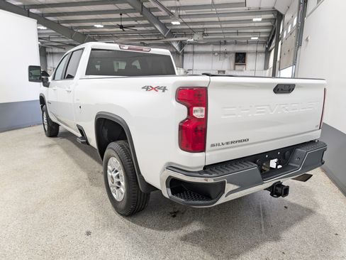 Used 2020 Chevrolet Silverado 2500 LT AWD/4WD image 5