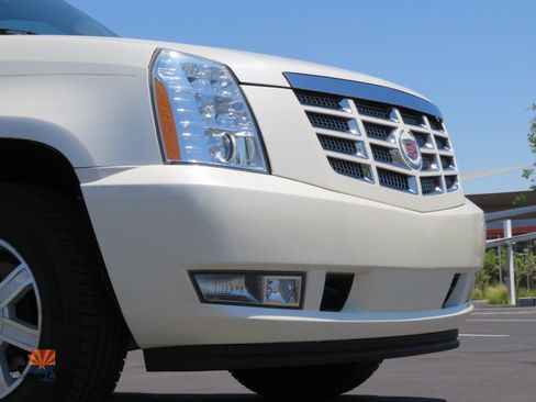 Used 2008 Cadillac Escalade AWD image 32