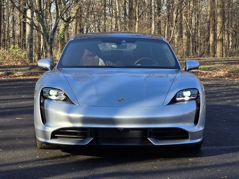 Used 2020 Porsche Taycan Turbo image 9