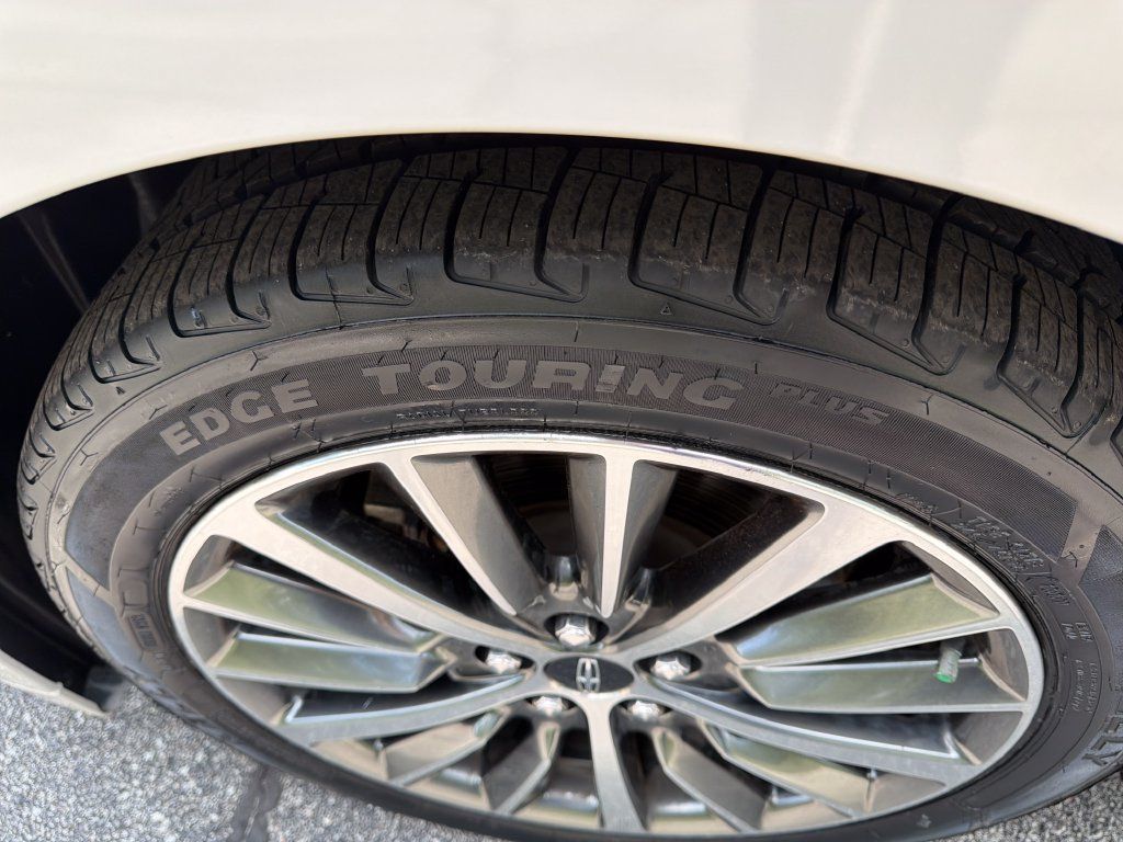 Used 2019 Lincoln MKZ Reserve FWD image 38