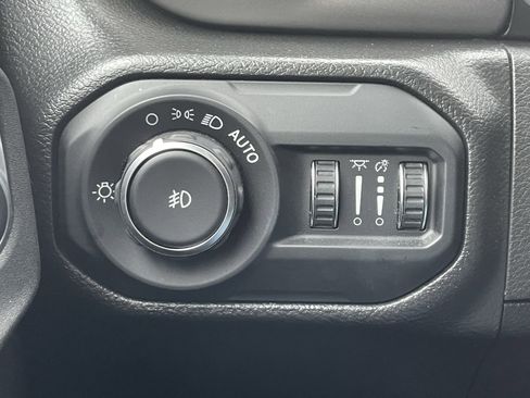 Used 2022 Jeep Wrangler Unlimited Sport image 30