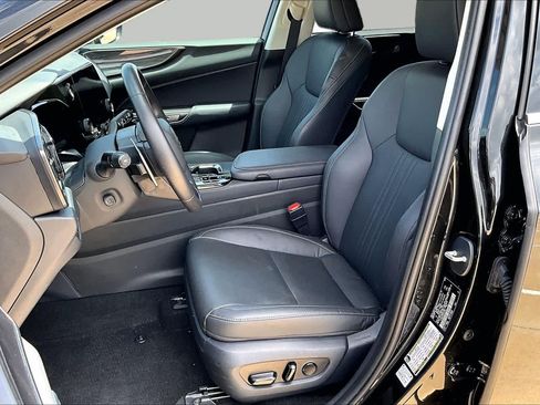 Used 2025 Lexus NX 250 FWD w/ Premium Package image 8