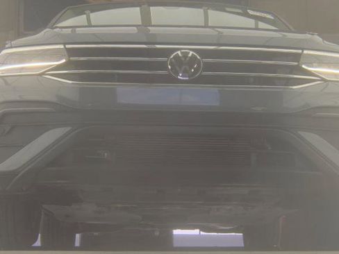 Used 2023 Volkswagen Tiguan SE image 10