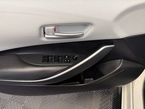 Used 2020 Toyota Corolla SE FWD image 12