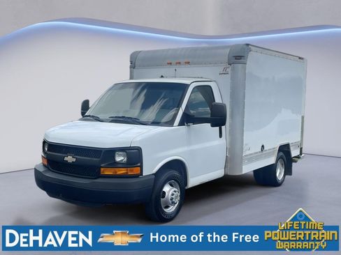Used 2015 Chevrolet Express 3500 RWD image 2