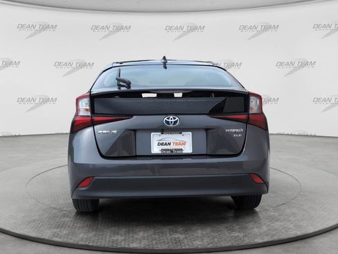 Used 2020 Toyota Prius XLE w/ Premium Convenience Package FWD image 6