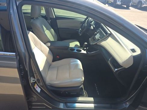 Used 2018 Toyota Avalon Limited FWD image 41