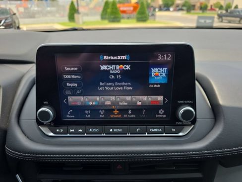 Used 2024 Nissan Rogue S FWD image 22