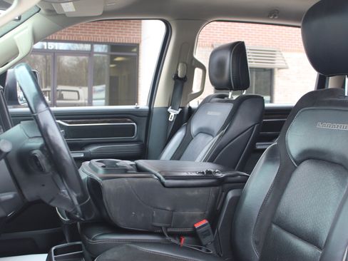 Used 2019 RAM 1500 Laramie w/ Off Road Group image 16