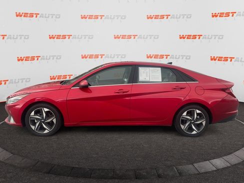 Used 2023 Hyundai Elantra Limited image 2