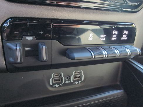 Used 2021 RAM 2500 Big Horn w/ Safety Group AWD/4WD image 38