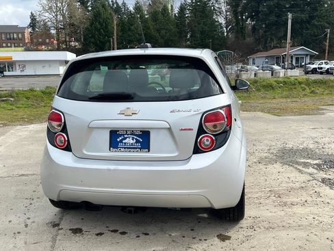 Used 2016 Chevrolet Sonic LT w/ Fun and Sun Package image 8