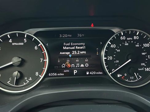 Used 2025 Nissan Rogue SV image 14