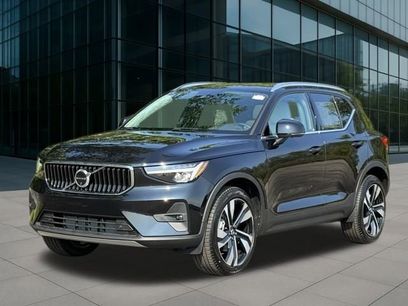 New 2024 Volvo XC40 B5 Plus w/ Protection Package Premier