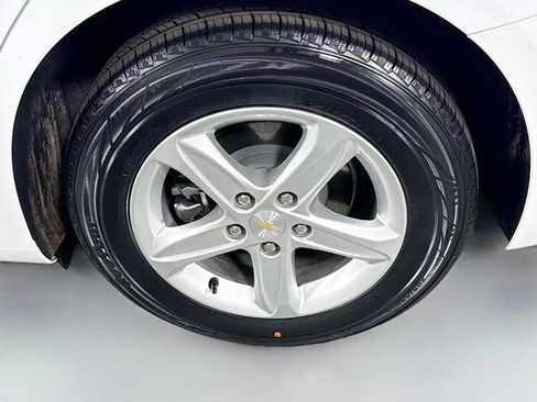 Used 2023 Chevrolet Malibu LS FWD image 28
