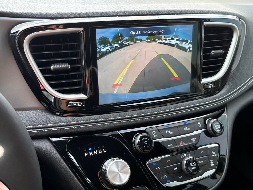 New 2027 Chrysler Pacifica Select FWD image 25