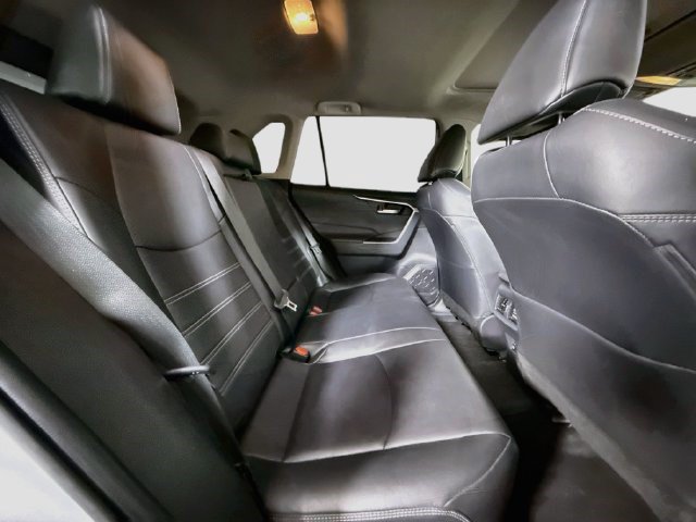 Used 2019 Toyota RAV4 XLE Premium FWD image 21