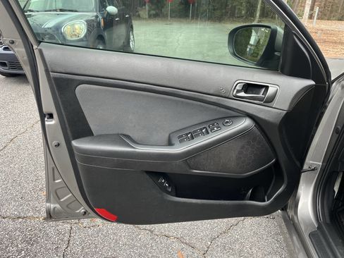 Used 2015 Kia Optima LX w/ LX Convenience Package image 17