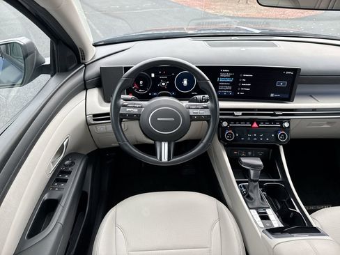 Certified 2025 Hyundai Tucson SEL image 17