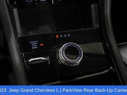 Used 2023 Jeep Grand Cherokee L Limited w/ Luxury Tech Group II AWD/4WD image 28