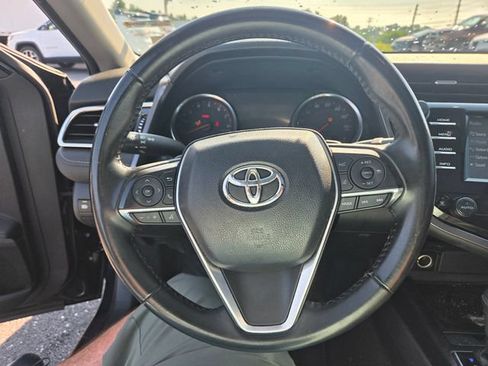 Used 2018 Toyota Camry XSE FWD image 3