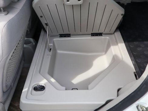 Used 2010 Chevrolet HHR LS FWD image 11