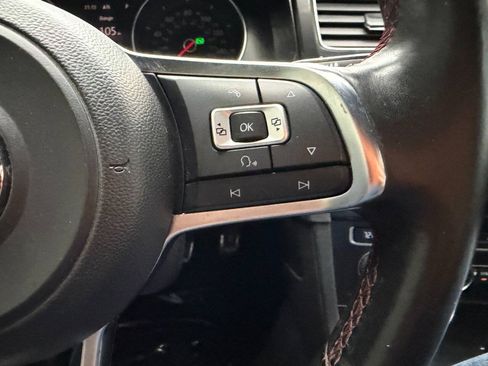 Used 2015 Volkswagen Golf 4-Door FWD image 25