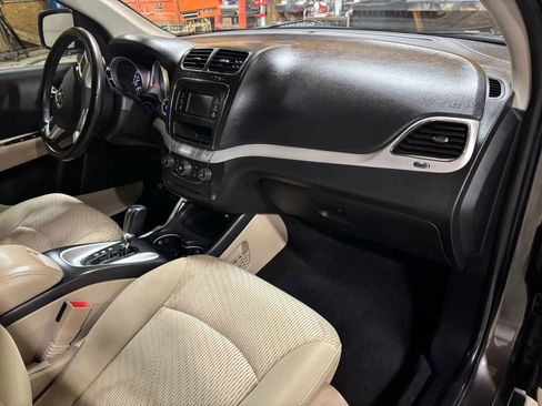 Used 2020 Dodge Journey SE w/ SE Popular Equipment Group image 34