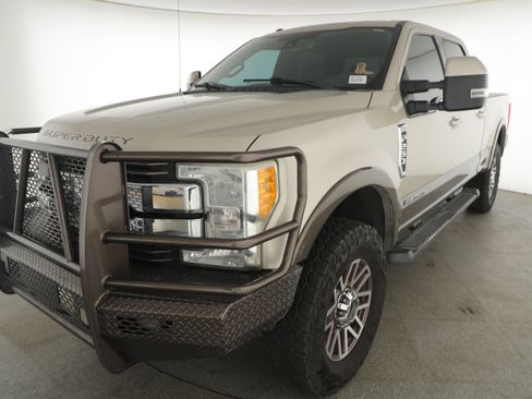 Used 2017 Ford F250 King Ranch w/ FX4 Off-Road Package image 14