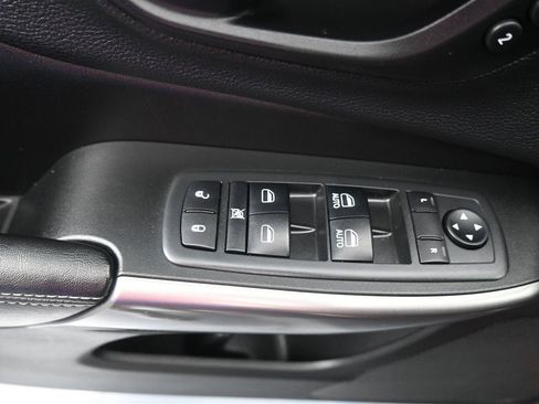 Used 2019 Jeep Cherokee Limited AWD/4WD image 12