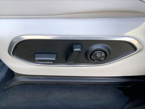 Used 2025 Jeep Wagoneer Series III w/ Premium Group I AWD/4WD image 28