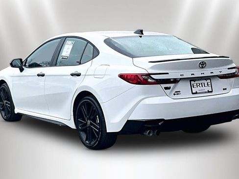 Used 2026 Toyota Camry SE w/ Multimedia Upgrade Package image 4