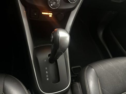 Used 2019 Chevrolet Trax LT w/ LT Convenience Package AWD/4WD image 37